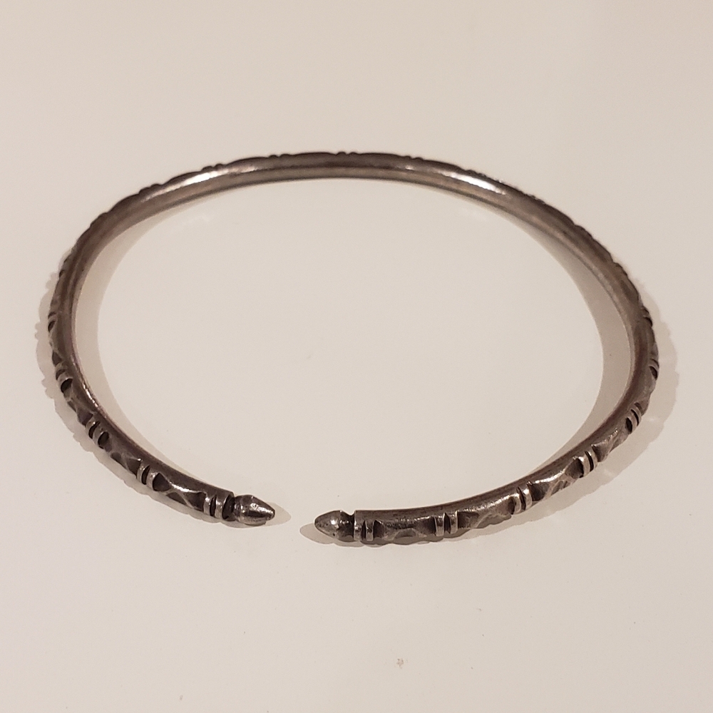 RARE Spear Tip Bangle - Picture 2 of 6